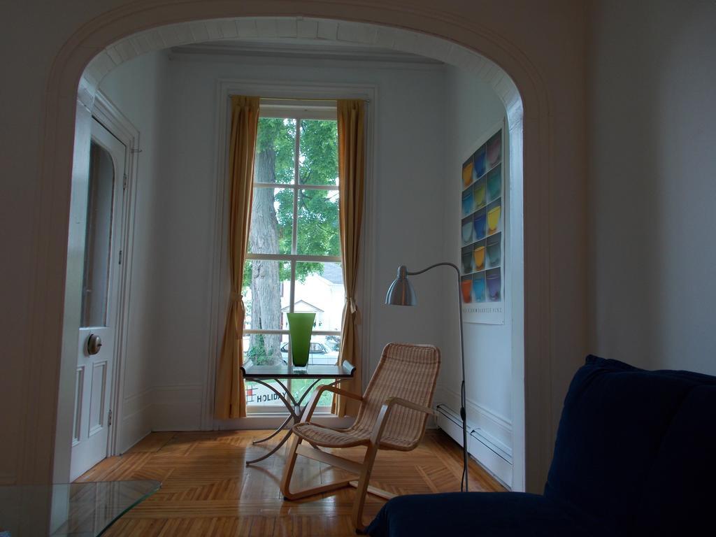 Absolute 1000 Islands Monthly Suites Gananoque Δωμάτιο φωτογραφία