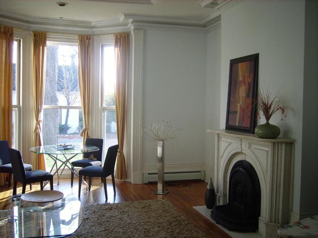 Absolute 1000 Islands Monthly Suites Gananoque Δωμάτιο φωτογραφία