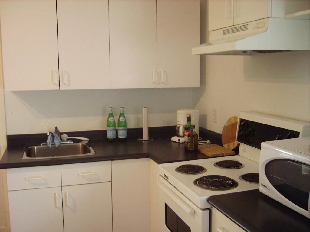 Absolute 1000 Islands Monthly Suites Gananoque Εξωτερικό φωτογραφία